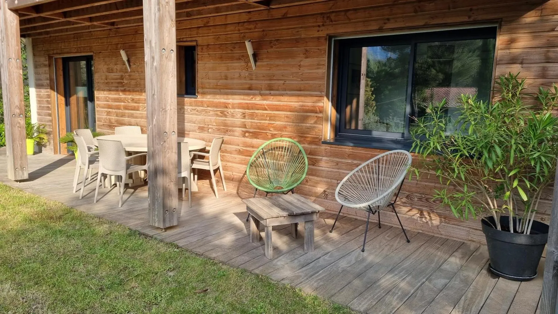 Rez-De-Jardin Avec Vue Sur La Sainte Victoire Apartment Rousset   Rousset (Bouches-du-Rhone)