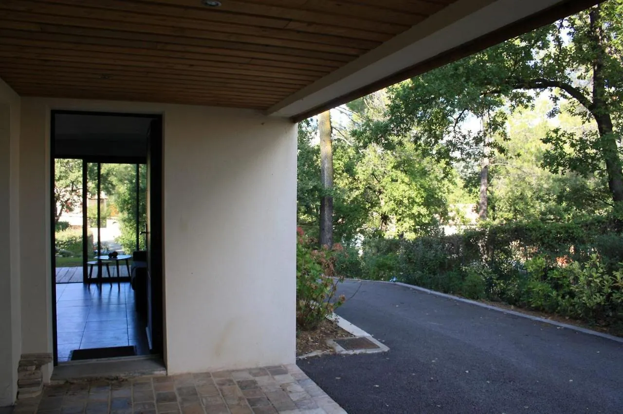 Rez-De-Jardin Avec Vue Sur La Sainte Victoire Apartment Rousset